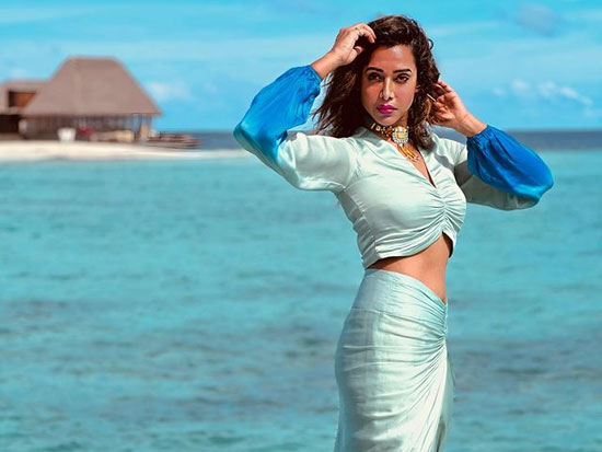 Stellar Poses From Anupria Goenka From Maldives